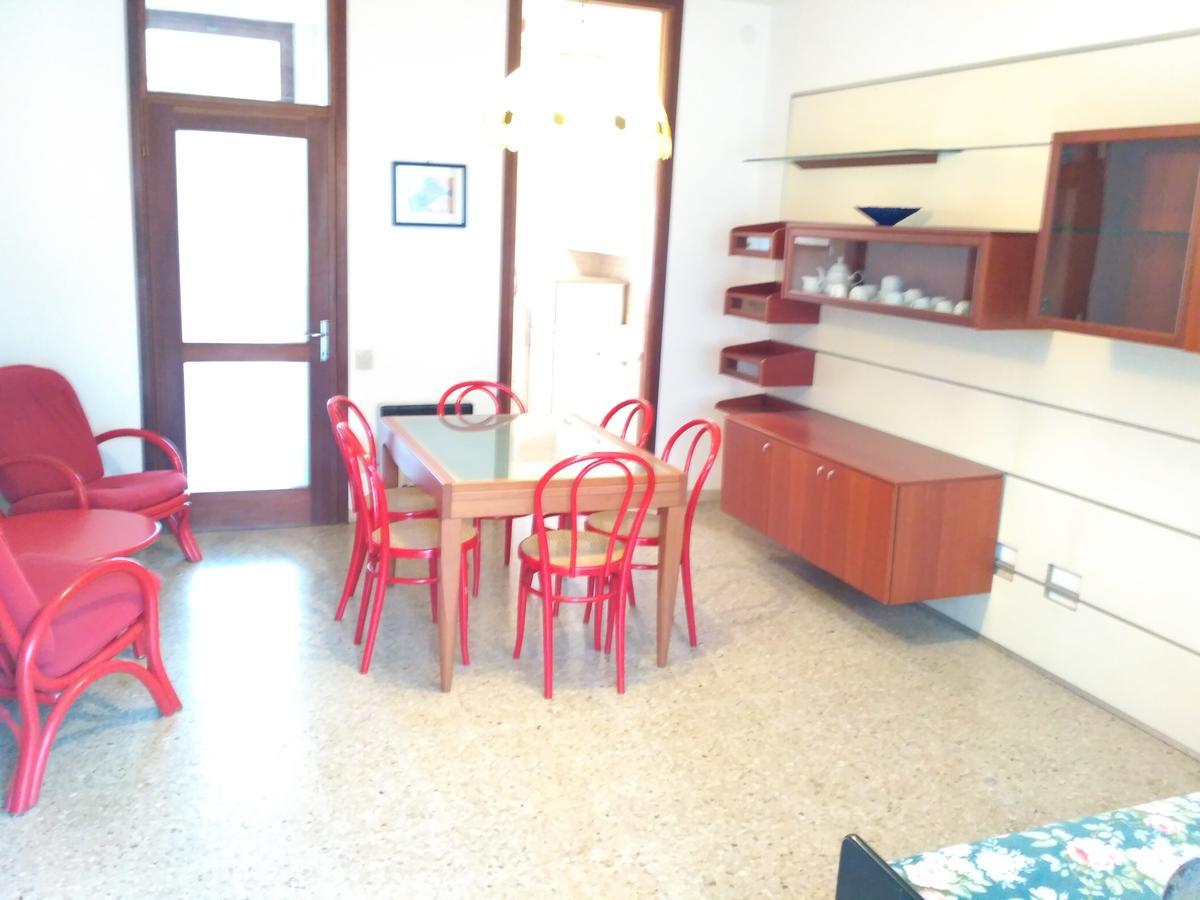 Condominio Villa Chiara Lignano Sabbiadoro Kültér fotó