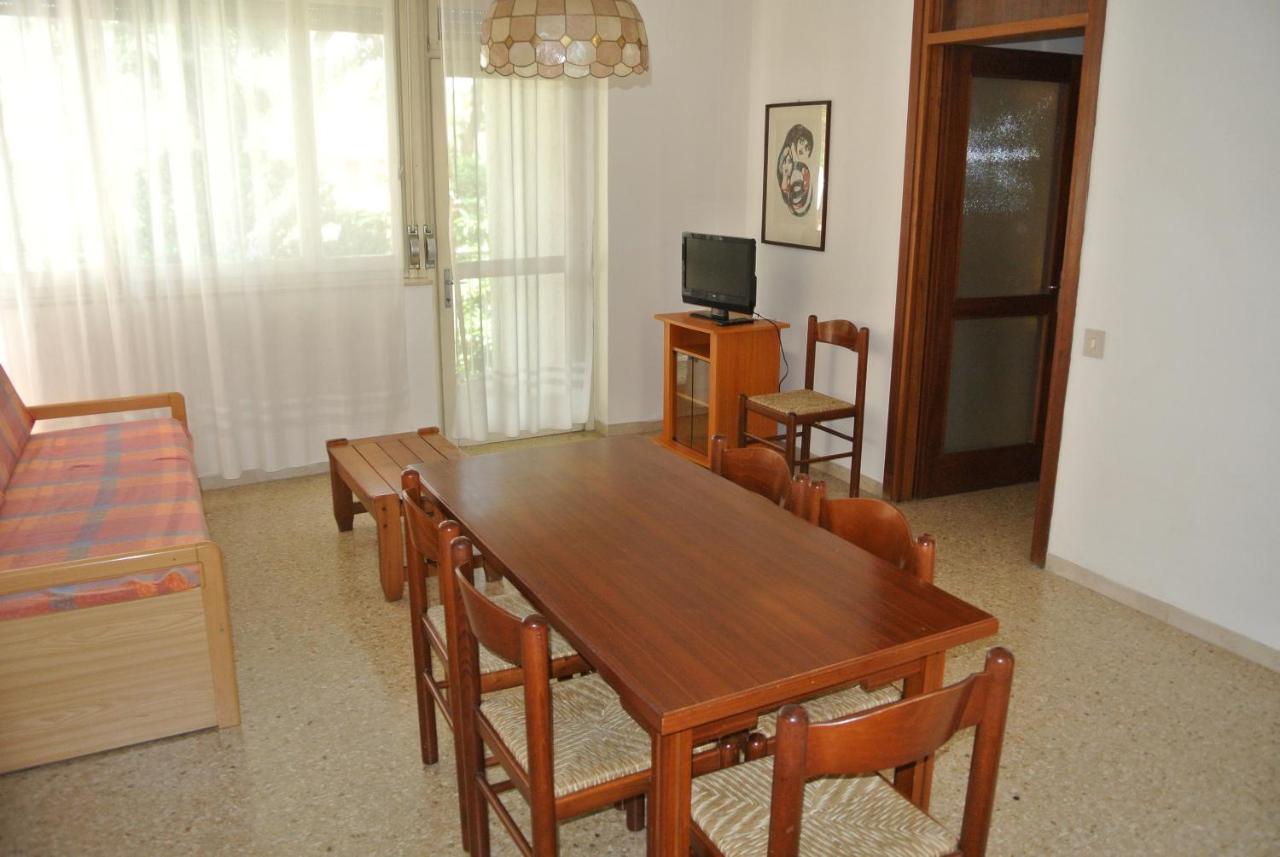 Condominio Villa Chiara Lignano Sabbiadoro Kültér fotó